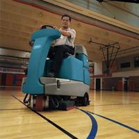 Gym floor cleaning machine